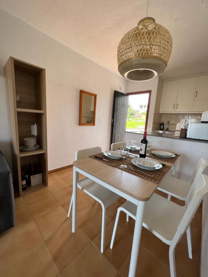 Lovely Hideaway With Pool And White Sand Beach Arenal d'en Castell Kültér fotó